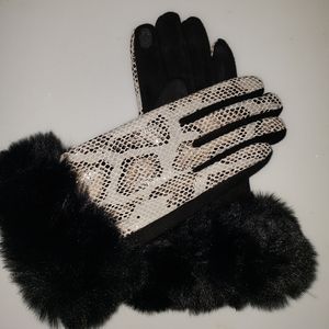 New faux snakeskin fur gloves